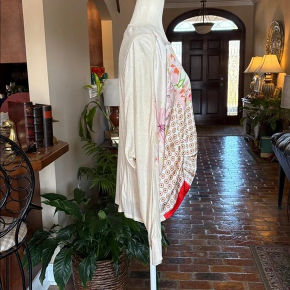 Anthro TINY Floral Ruched Dolman Sleeve Blouse size L - Picture 8 of 15